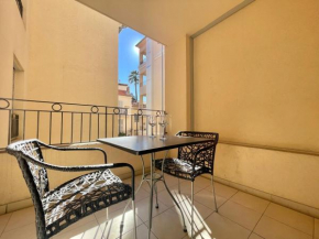 Vieux Port Two Bedroom Apartment A11
